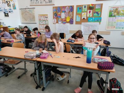 17.4. PČ - vyšívání záložek