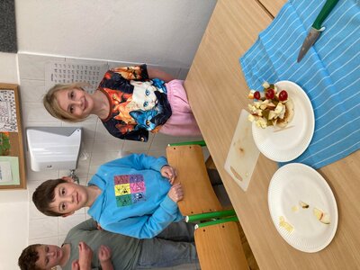 Pracovní činnosti - ovocné špízy