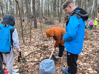 Den Země - sázení stromků