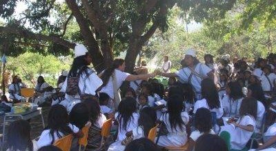 Výstavy dětských prací naší školy, výtvarné dílny a setkání „Dvou kultur“ v Kolumbii